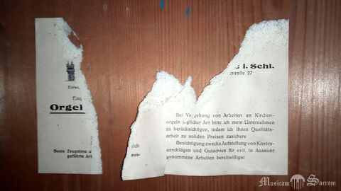 Fragment ulotki firmy Schlag & Söhne w szafie organowej