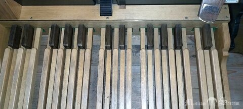 Klawiatura pedałowa i dźwignie nożne