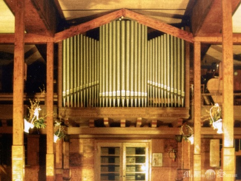 Organy w starym kościele