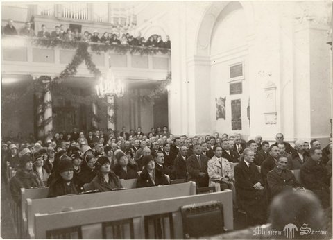Wnętrze kościoła z widokiem na prospekt przed 1933 r.