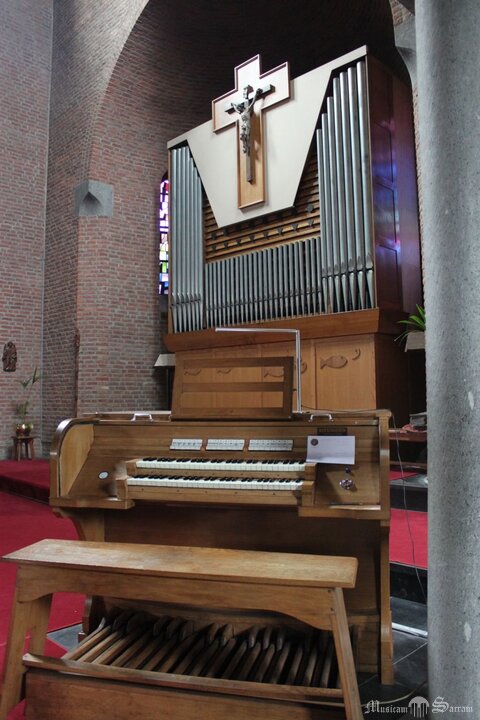 Organy po przeniesieniu do prezbiterium kościoła w Hedel