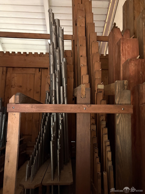Głosy manuału II (od lewej: Flauto traverso 4', Salicional 8', Portunal flöte 8')