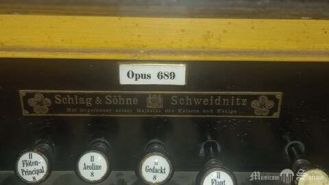 Tabliczka i numer opus wykonawcy przebudowy