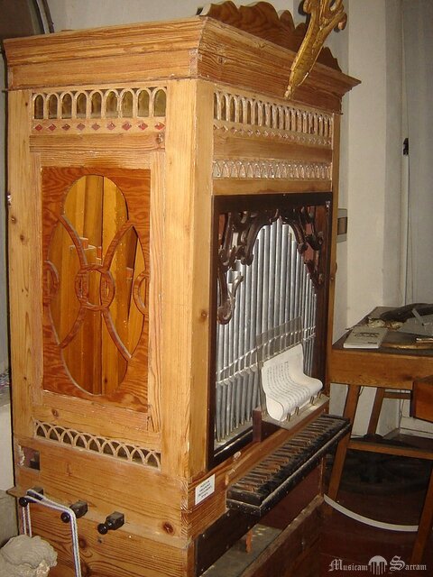 Instrument przed rekonstrukcją