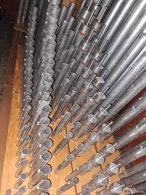 Piszczałki sekcji manuału II