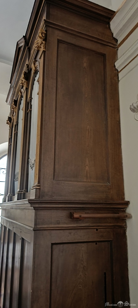 Szafa organowa (widok z boku)