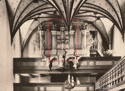 Analogiczna kompozycja centralnej części prospektu w kościele Bożego Ciała w Elblągu (1718)