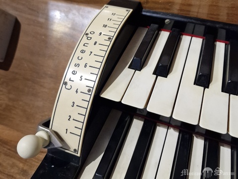 Ręczna dźwignia crescendo