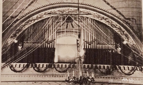 Prospekt organów w starym kościele